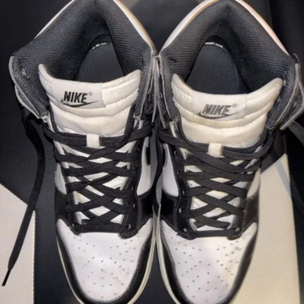 Nike Dunk High Vintage Black men’s size 9.5 Leather Sneakers Black/White